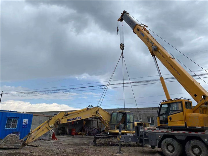 红安县25吨吊车的工作半径是多少？