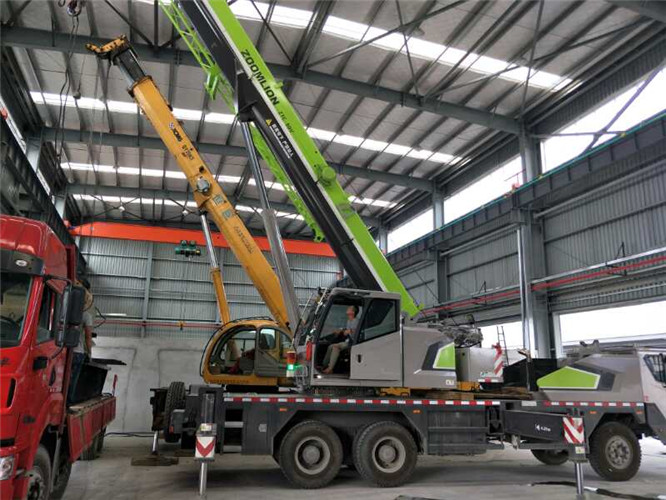 红安县高空车出租需要注意哪些安全事项？