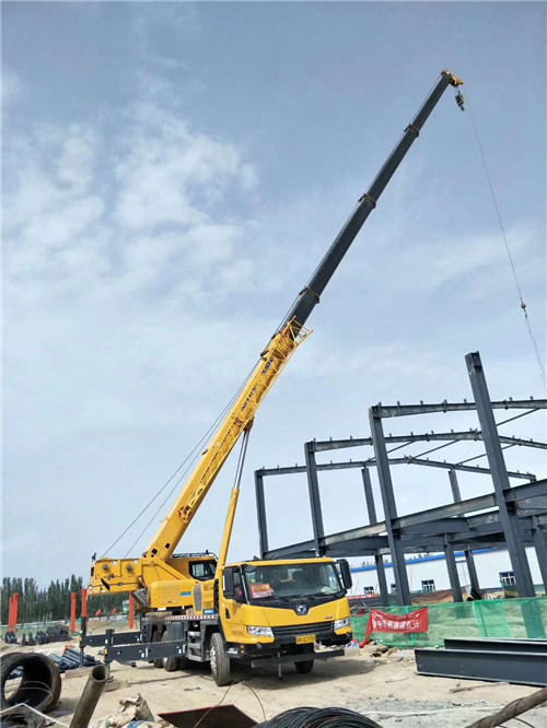 红安县超高层建筑钢结构吊装案例